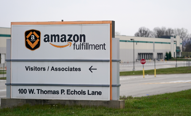 Amazon ha finalmente chiuso un magazzino dopo che 3 lavoratori sono risultati positivi per COVID-19