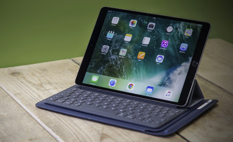 Il nuovo iPad Pro rientra nel piano di Apple di sfidare Microsoft Surface Pro