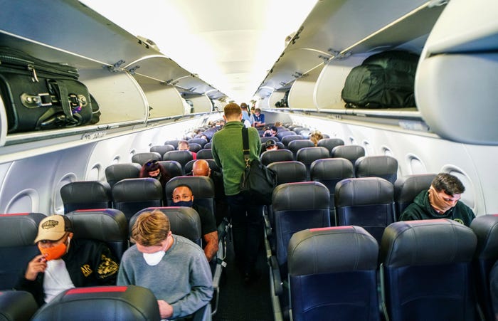 I passeggeri ingrassano e le compagnie aeree aumenteranno le tariffe per i bagagli
