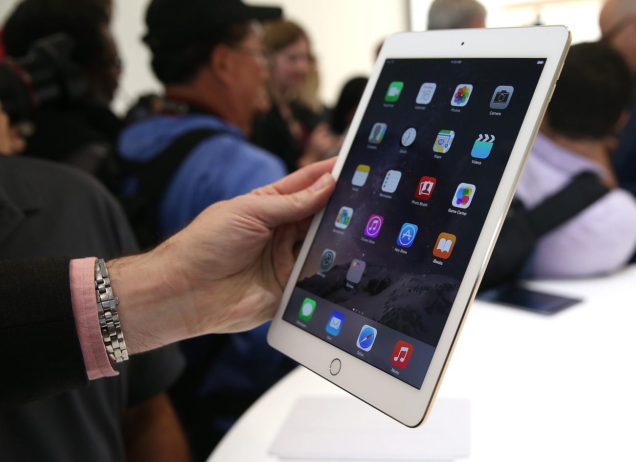 Come pulire lo schermo di un iPad senza danneggiare il tuo dispositivo