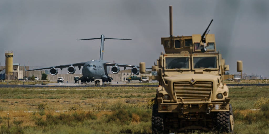 L'esercito americano ha disabilitato tutti i veicoli prima di lasciare Kabul: "non potranno mai essere utilizzati"