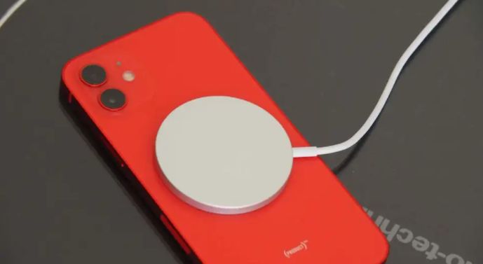 Un nuovo caricabatterie MagSafe potrebbe debuttare con l'iPhone 13