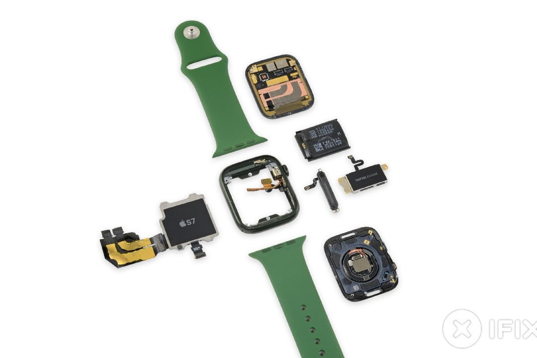 Hanno smontato l'Apple Watch Series 7 per vedere cosa c'è dentro - GUARDA