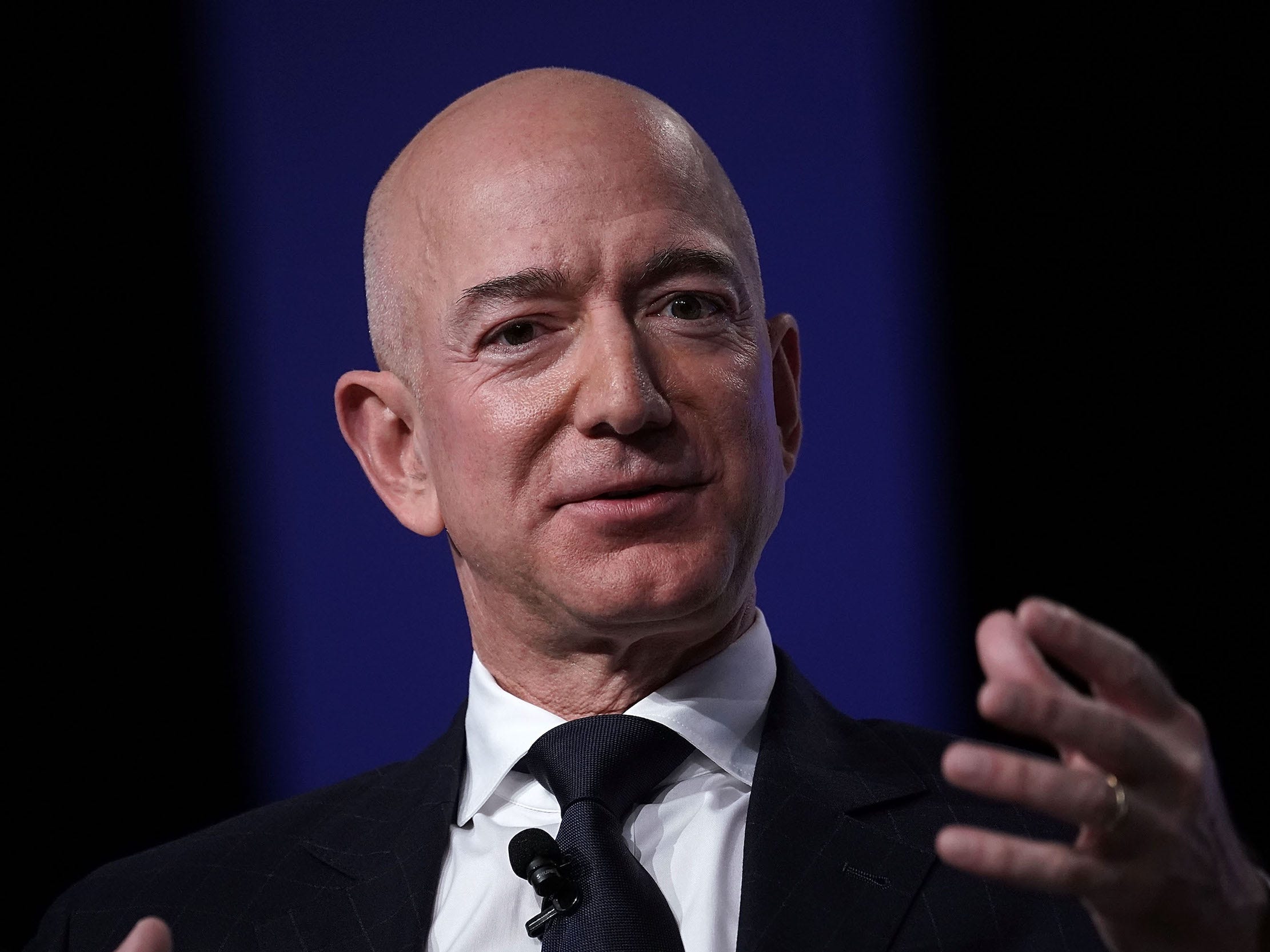 Una mamma scrive a Jeff Bezos: "mi state sottopagando" e Bezos lancia un'indagine interna