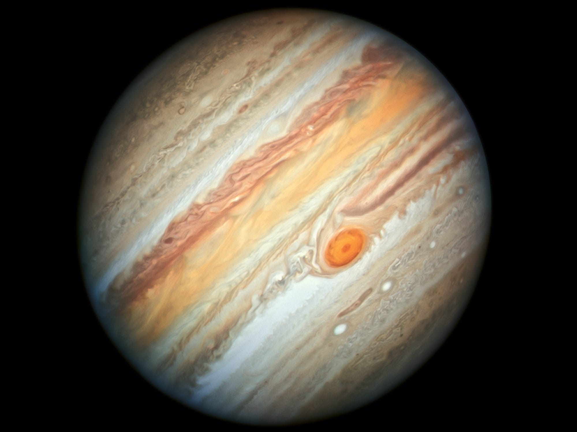 Juno ha sorvolato la Grande Macchia Rossa di Giove facendo una grande scoperta