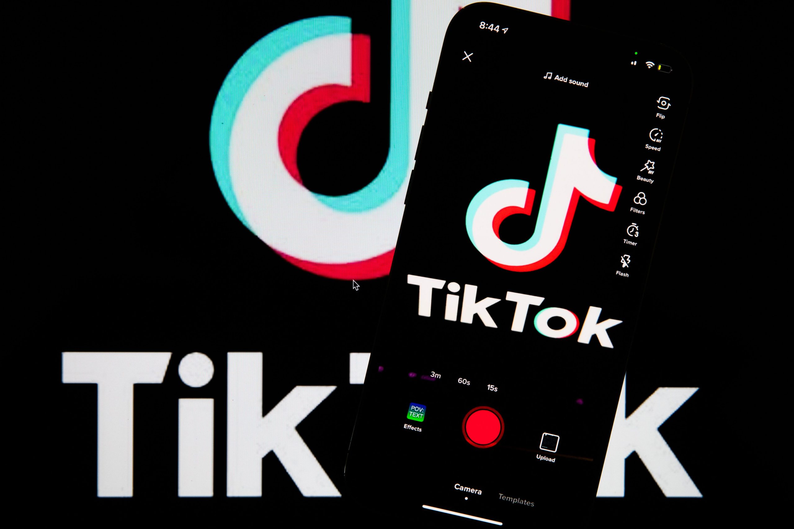 Novità TikTok: come aggiungere GIF all'effetto schermo verde