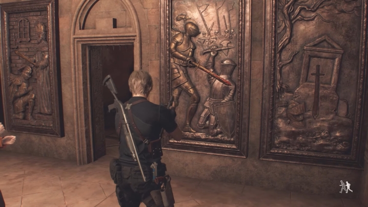 Leon guardando murales di un cavaliere.