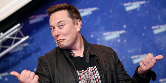Elon Musk sta pagando perché alcune delle sue celebrità preferite rimangano su Twitter Blue, anche dopo aver dissolto i nuovi assegni blu
