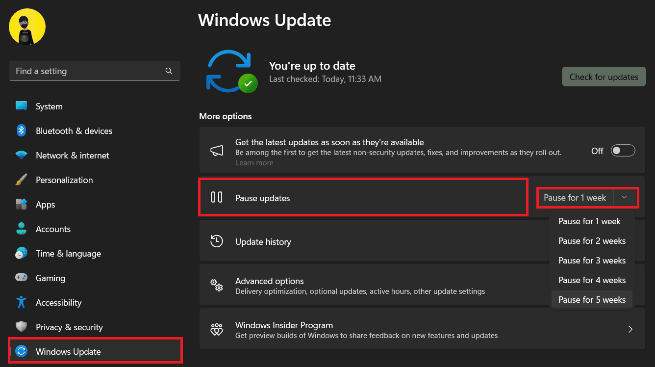 Passare alla scheda Windows Update. Fai clic sulla freccia a discesa accanto a Sospendi aggiornamenti e scegli la durata preferita dal menu come preferisci.