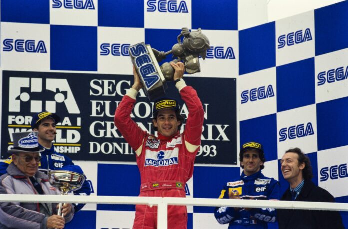 Ti sblocco un ricordo: quella volta che Senna ha alzato il trofeo di Sonic al cielo