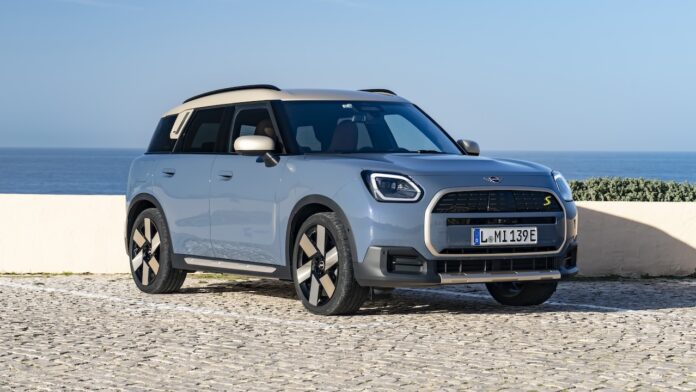 MINI Countryman SE All4: il test drive del crossover nella sua versione elettrica thumbnail