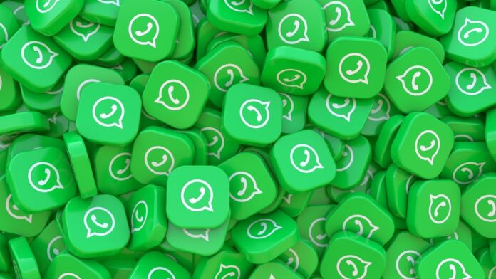 WhatsApp, ecco cosa cambia dall’11 aprile: messaggi da altre chat (e non solo) thumbnail